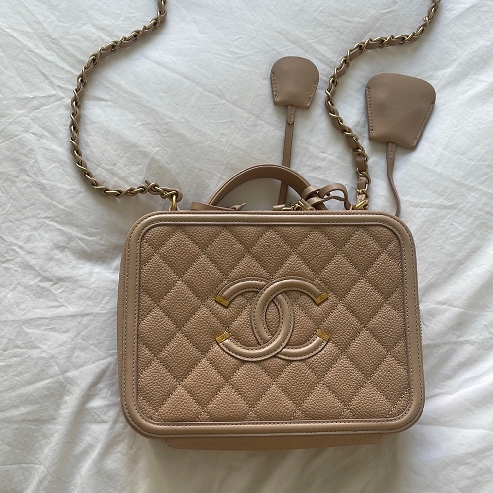 Chanel Filigree Vanity purse - Beige - RARE